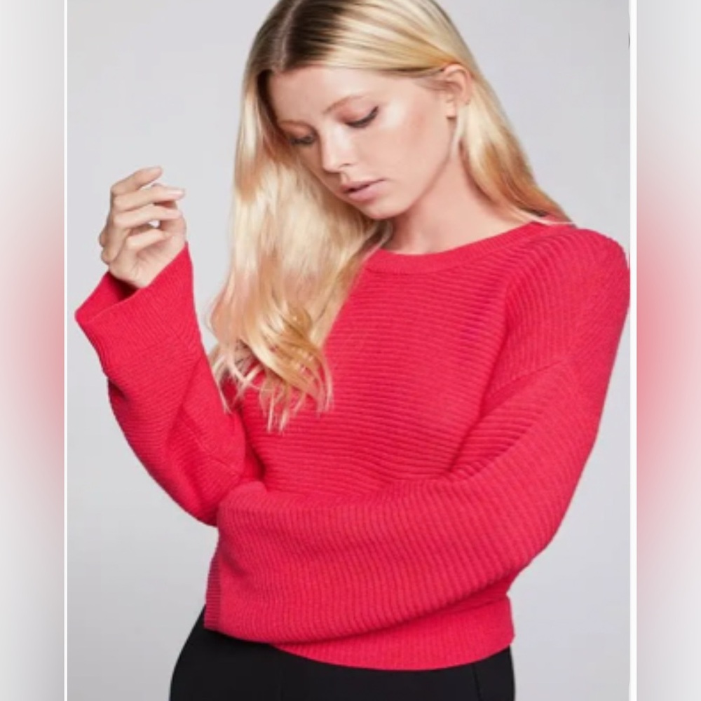 BCBGeneration Pink Cropped Flare Sleeve Sweater L Women's Coquette Bold Basic